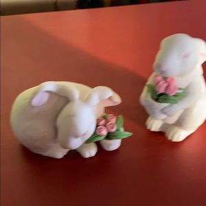 Apartment 55 porcelain figurines bunnies